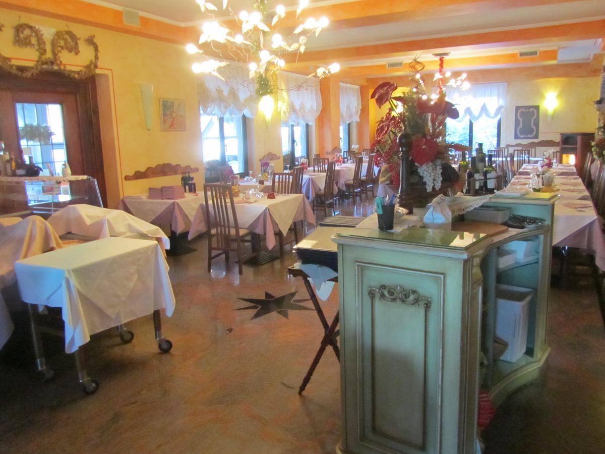 Albergo Ristorante Conca Azzurra Colico Eksteriør billede