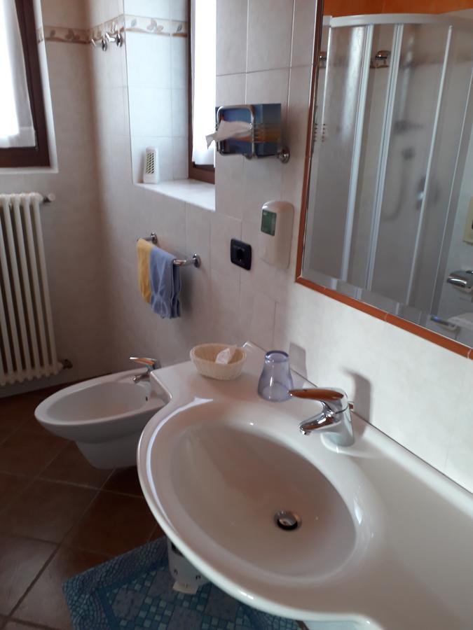 Albergo Ristorante Conca Azzurra Colico Værelse billede
